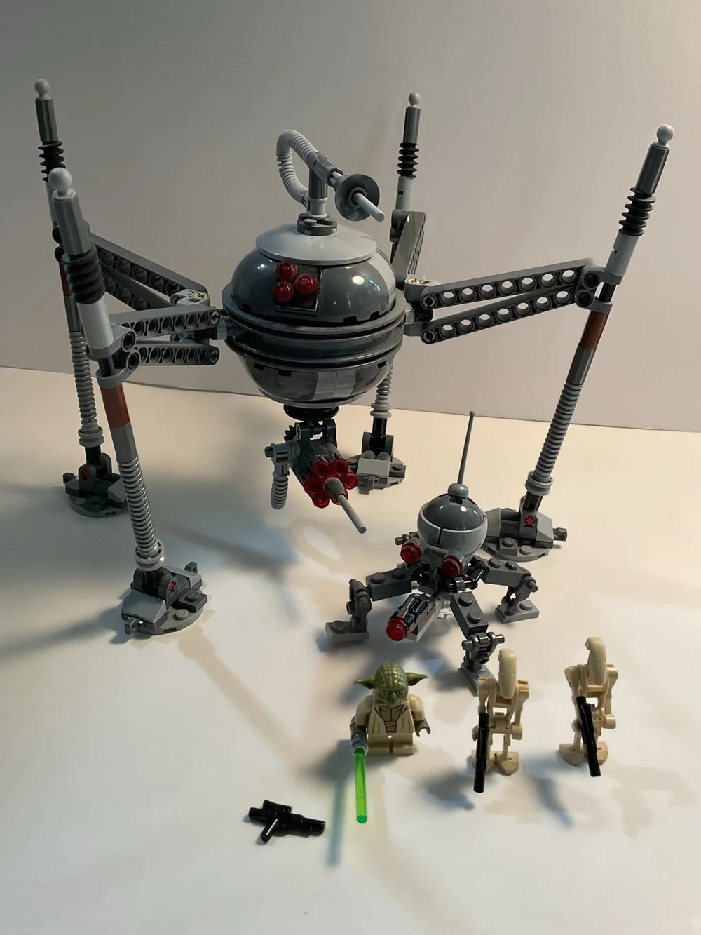 Lego Star Wars Homing Spider Droid Set with Yoda 75142-1